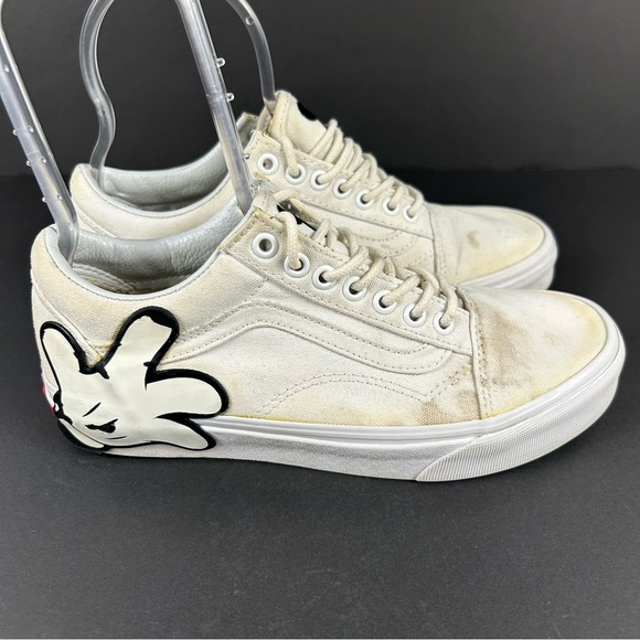 ❤️ Vans x Disney Cream Sneakers with Black Design Size 6.5 - Picture 5 of 9